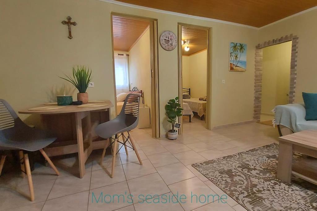 Mom'S Seaside Home Karianí 外观 照片
